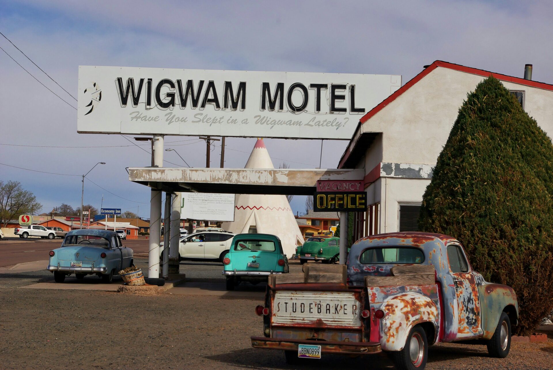 Leslie Goddard: Roadside Attractions